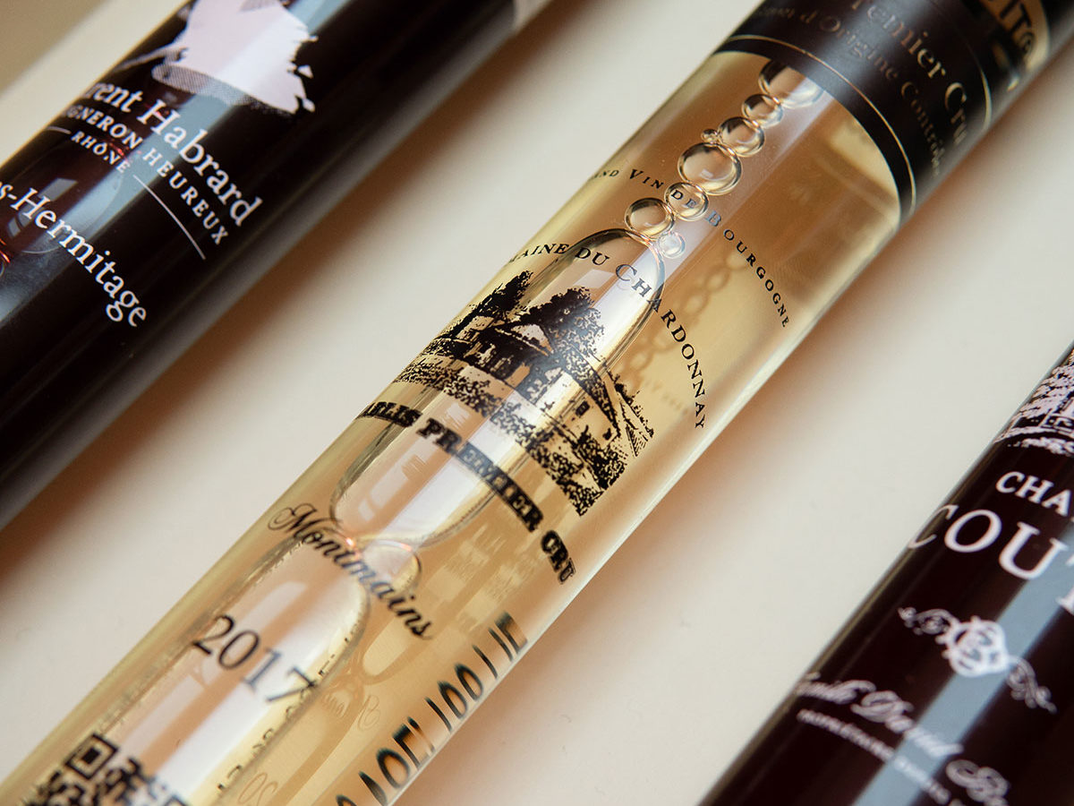 Fioles de dégustation proposées pendant l'escape game autour du vin