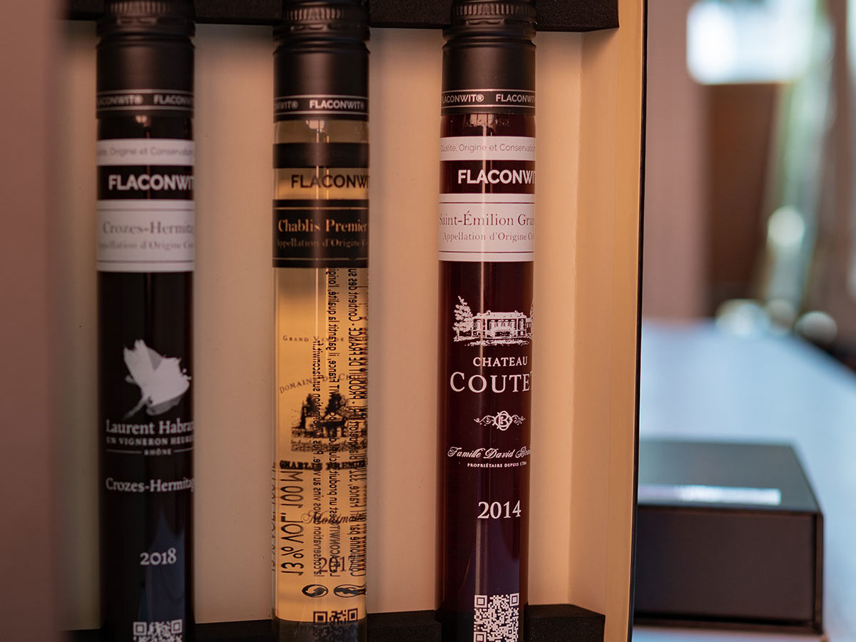 Fioles de dégustation proposées pendant l'escape game autour du vin