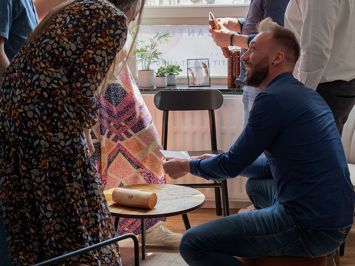 Les participants de l'escape organisé par Ready-Steady s'amusent à résoudre les énigmes
