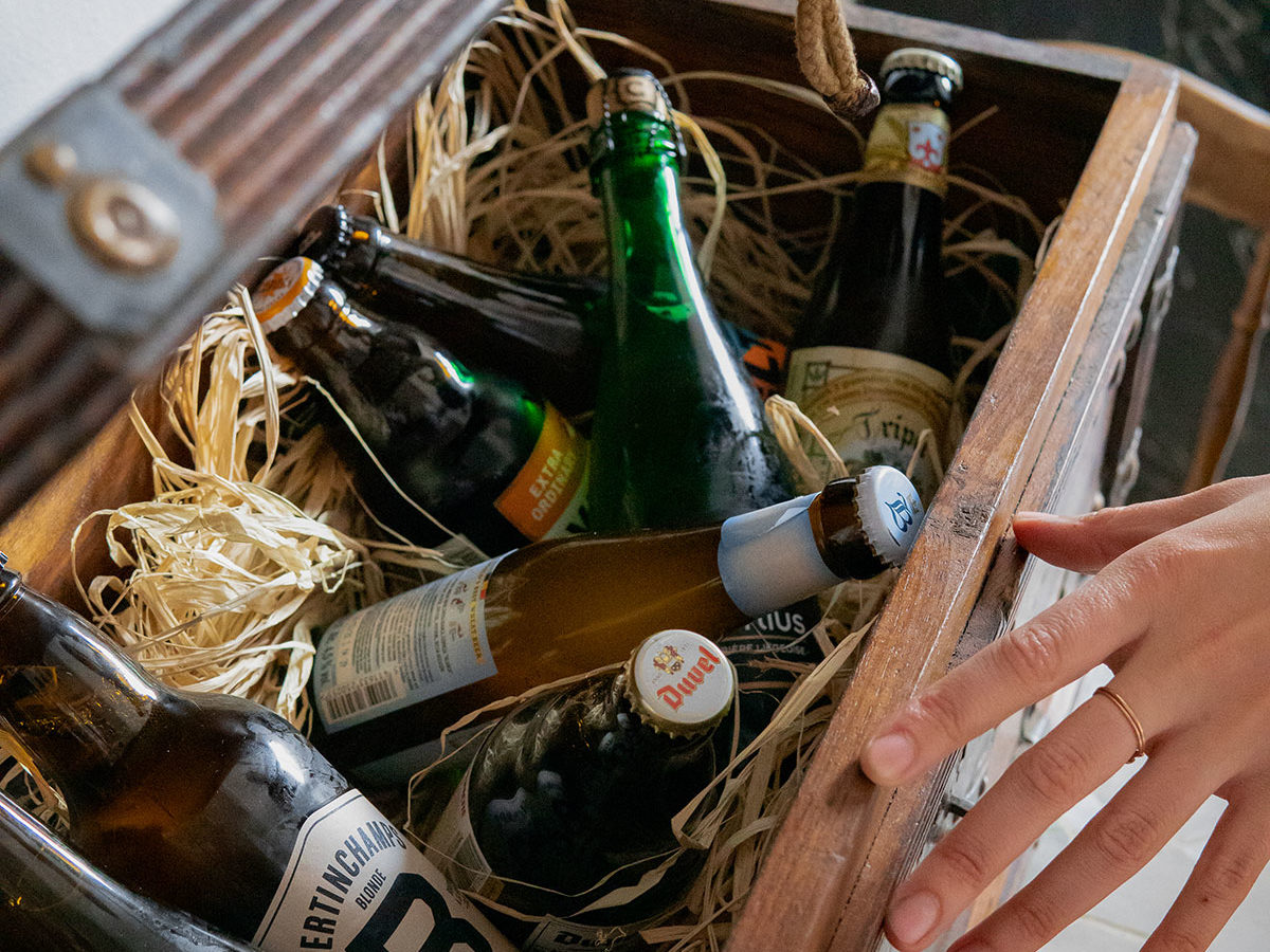 Box contenant des bières différentes (Triple Karmeliet, Duvel, Bertinchamps, Blanche de Namur...) pour une dégustation