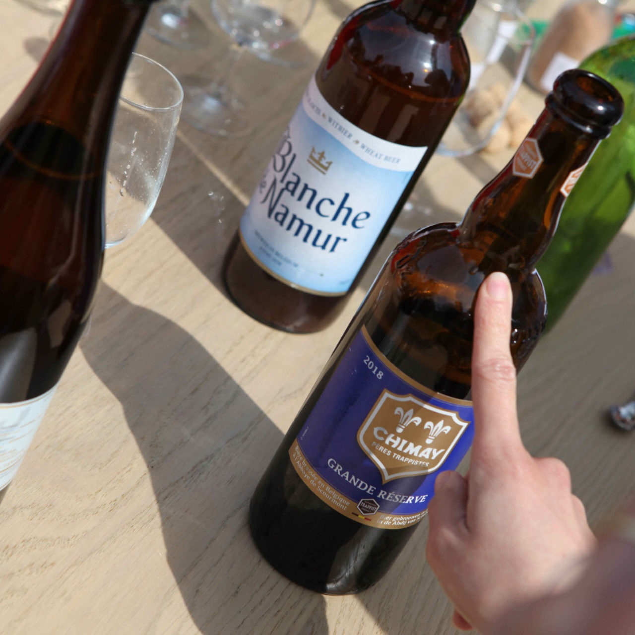 Dégustation de bières (Blanche de Namur et Chimay bleue) lors de l'animation Beer Academy